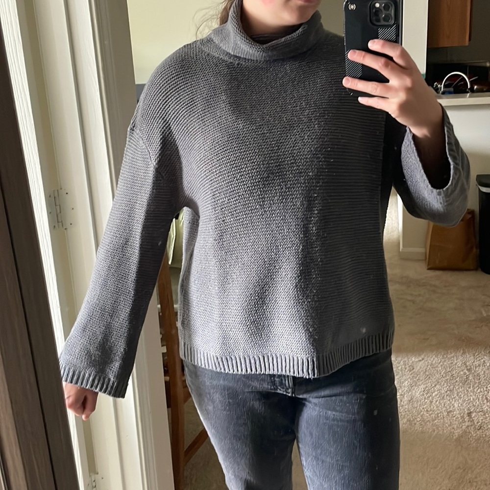 H&M Divided Dark Gray Knit Turtleneck sweater